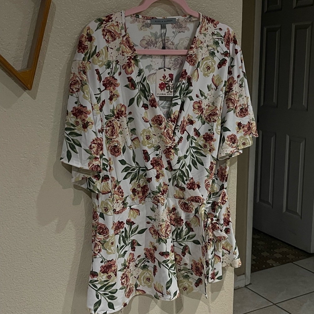 Floral V-Neck Blouse - White and Red
